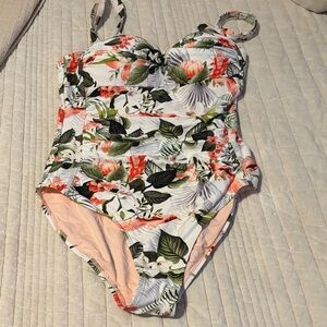 Women's Floral One Piece Swimsuit Nip tuck Size 6